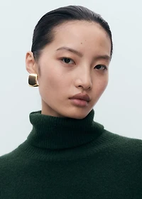 Short knitted turtleneck dress