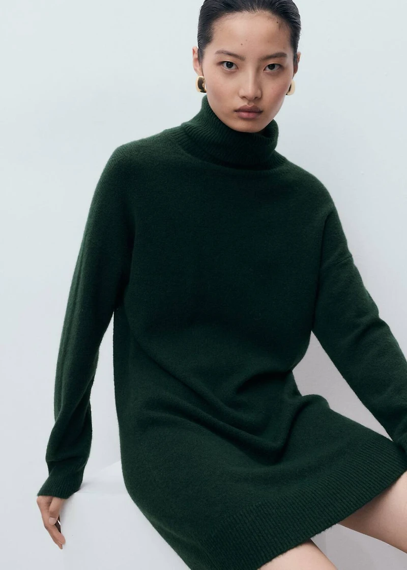 Short knitted turtleneck dress