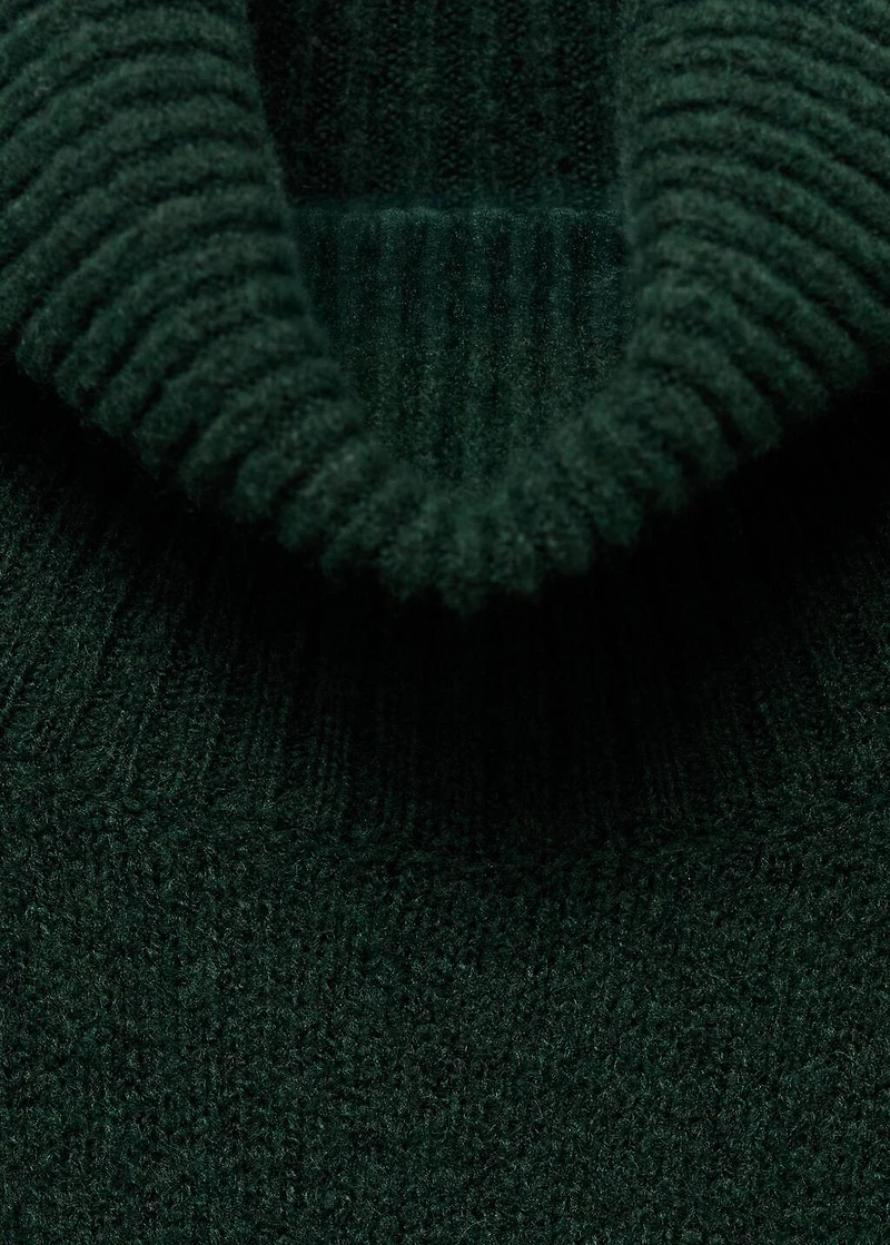 Short knitted turtleneck dress