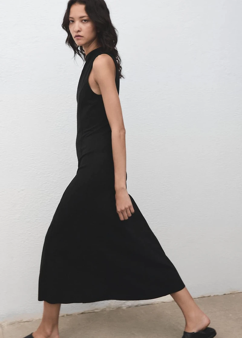Midi-dress with stitching