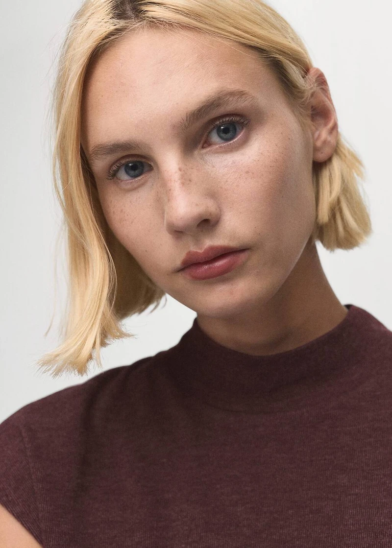 High collar T-shirt