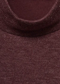 High collar T-shirt
