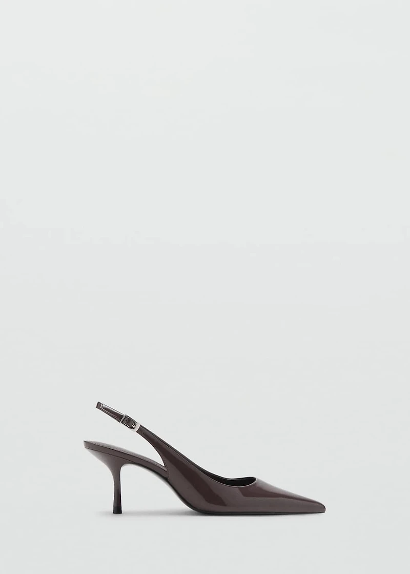 Pointed shoes with patent leather effect