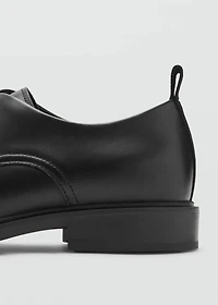 Oxford style leather shoe