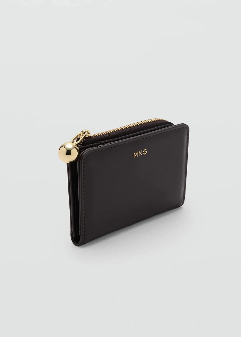 Wallet with mini-beads and flap