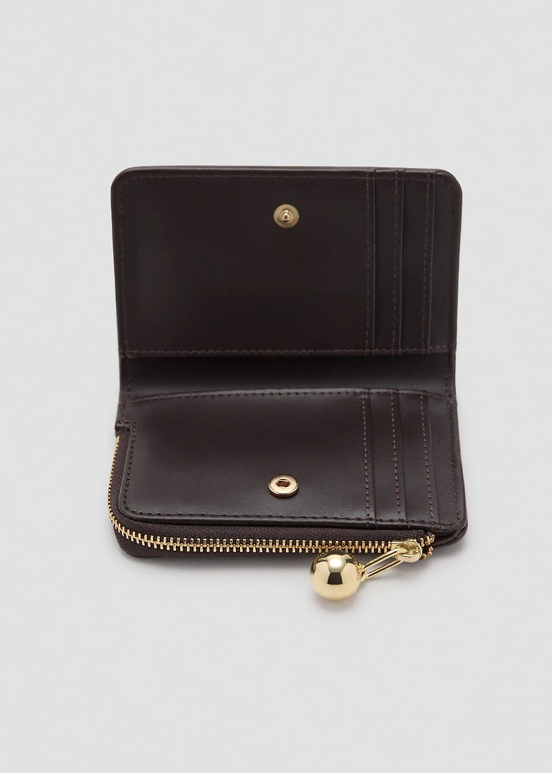 Wallet with mini-beads and flap