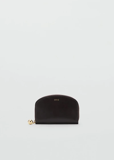 Oval wallet with mini-beads