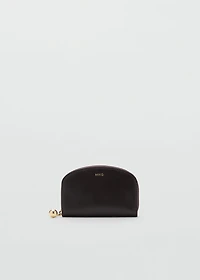 Oval wallet with mini-beads