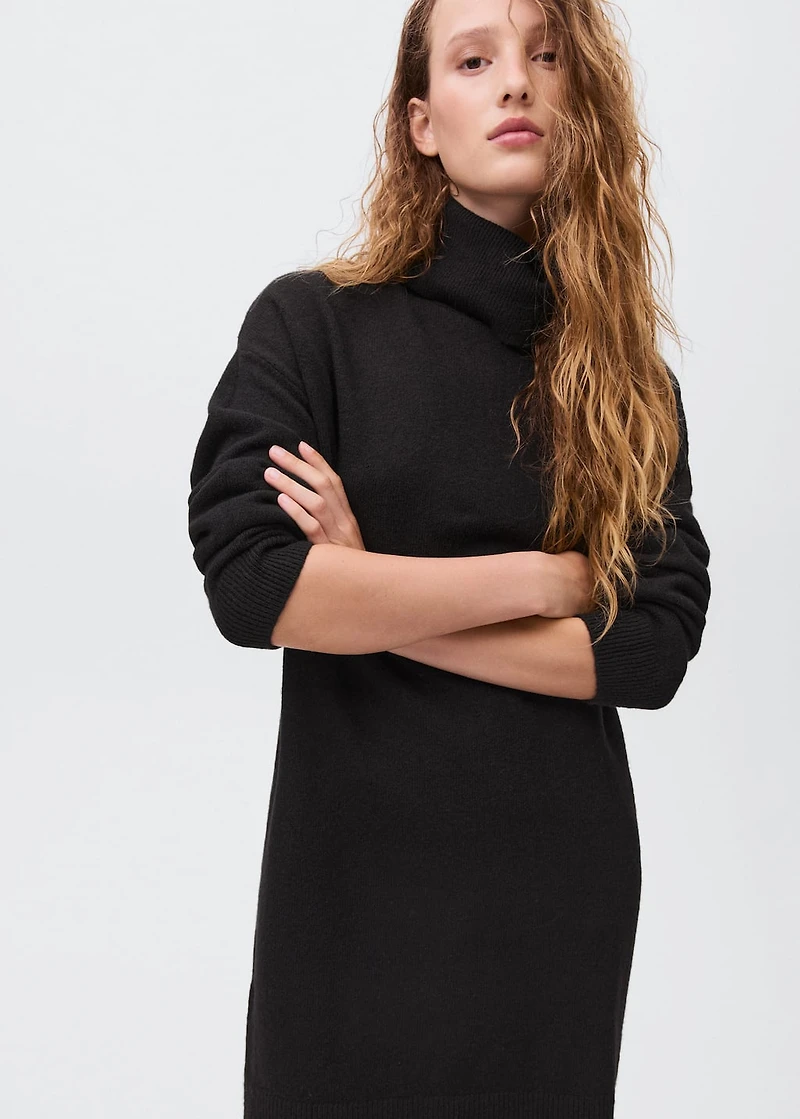 Turtle neck knit dress