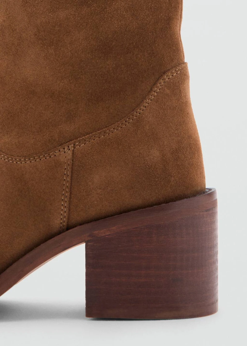 Leather boots with tall leg