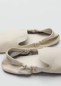 100% leather gathered shoes