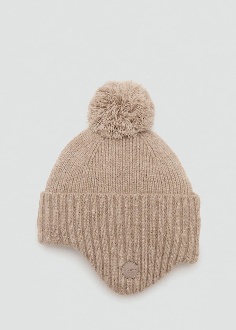 Knitted bobble hat