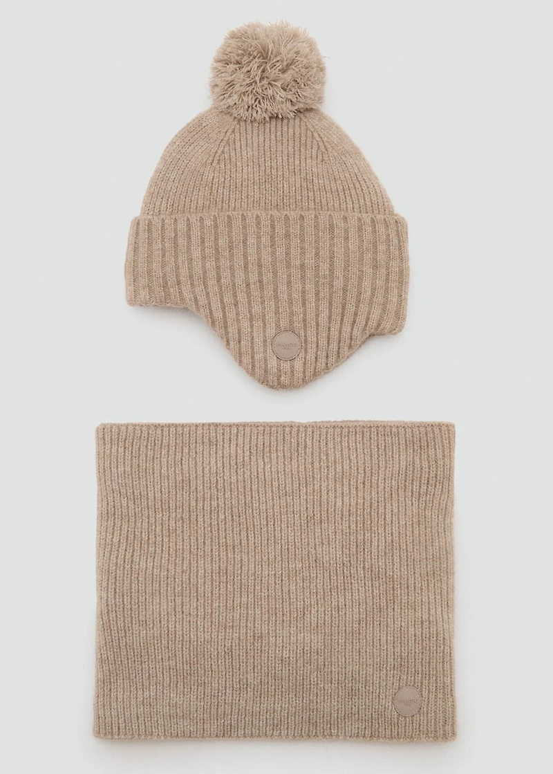 Knitted bobble hat