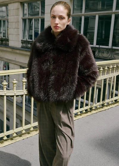 Fur jacket with lapels