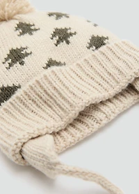 Embroidered hat with tassel