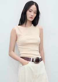 Knitted top with cut-out
