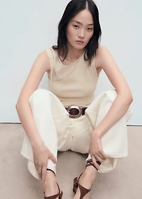 Knitted top with cut-out