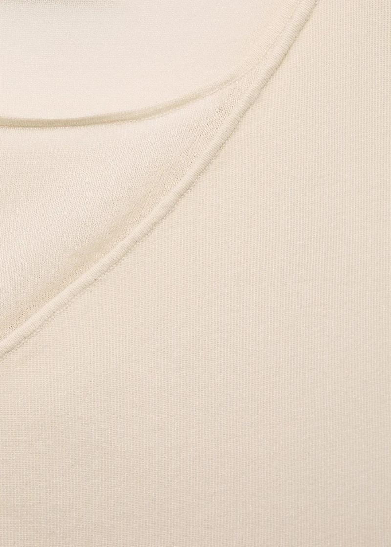 Knitted top with cut-out