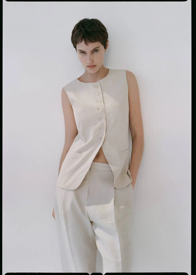 Suit vest with buttons
