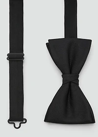 Classic bow tie with microstructure