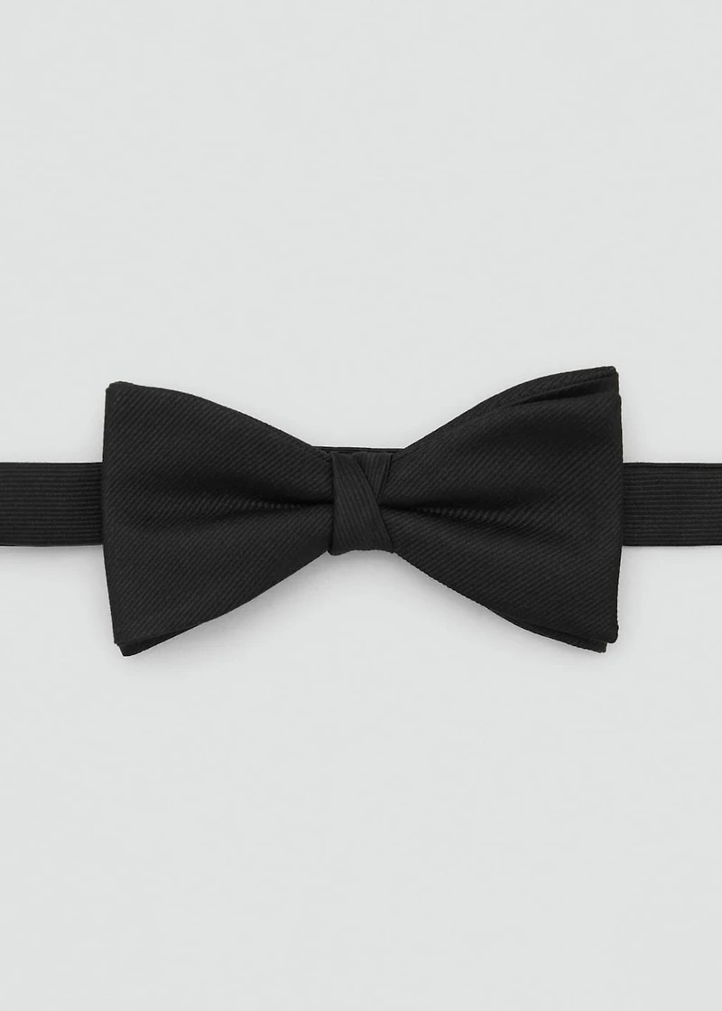 Classic bow tie with microstructure