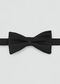 Classic bow tie with microstructure
