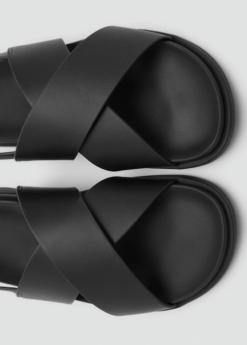 100% leather crossed strap sandal