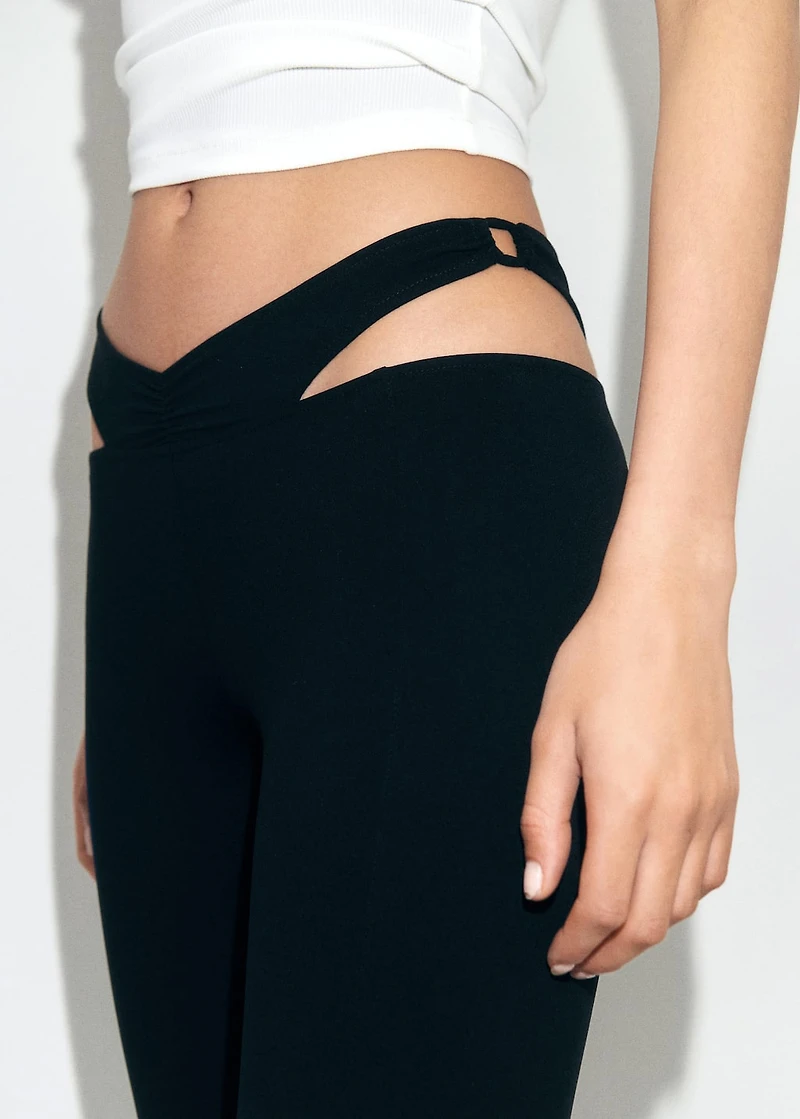 Leggings with cut-out waist