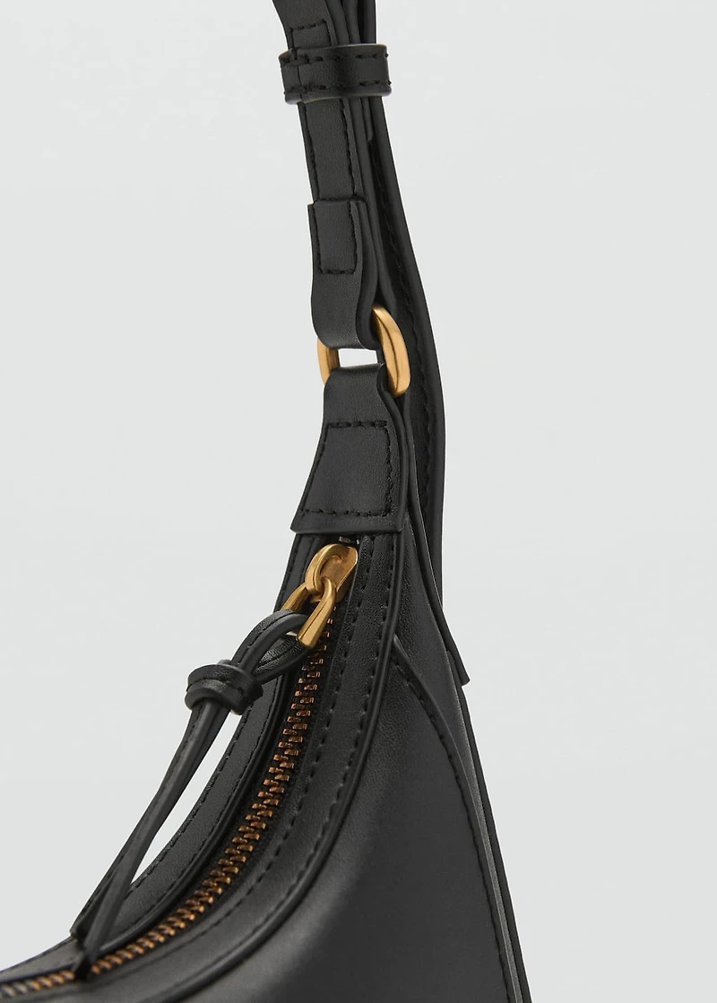 Oval shoulder bag