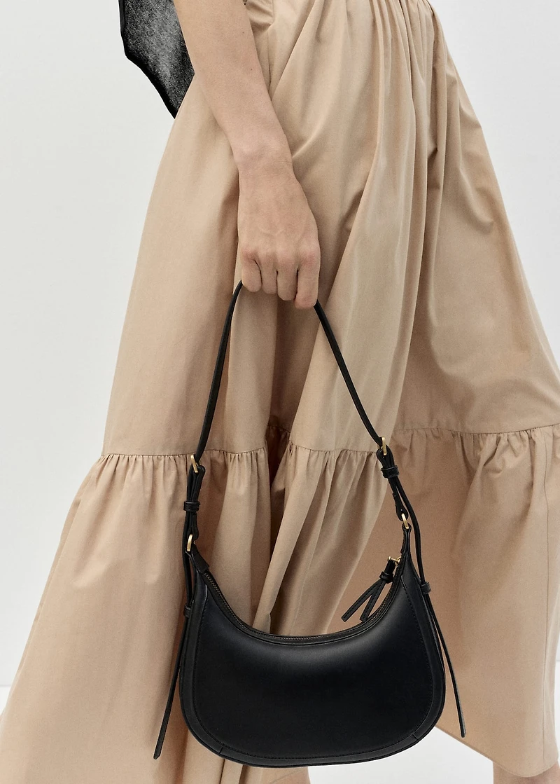 Oval shoulder bag