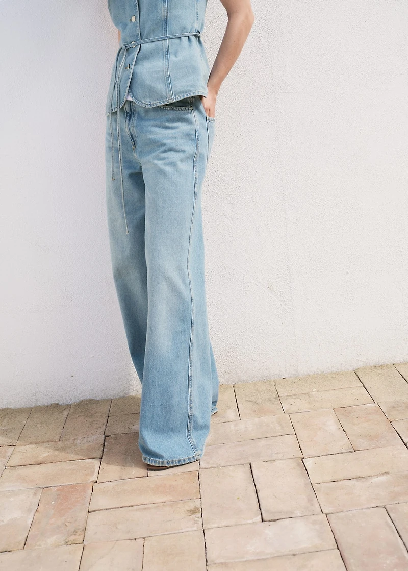 High-waisted wide-leg jeans