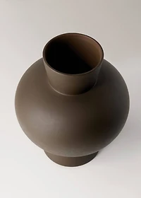 Medium matte-finish earthenware vase
