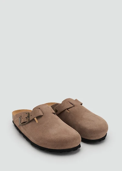 Leather clogs with buckle