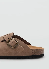 Leather clogs with buckle
