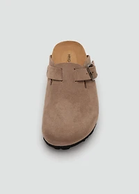 Leather clogs with buckle