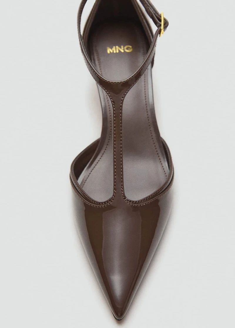 Kitten-heel patent leather shoes