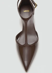 Kitten-heel patent leather shoes