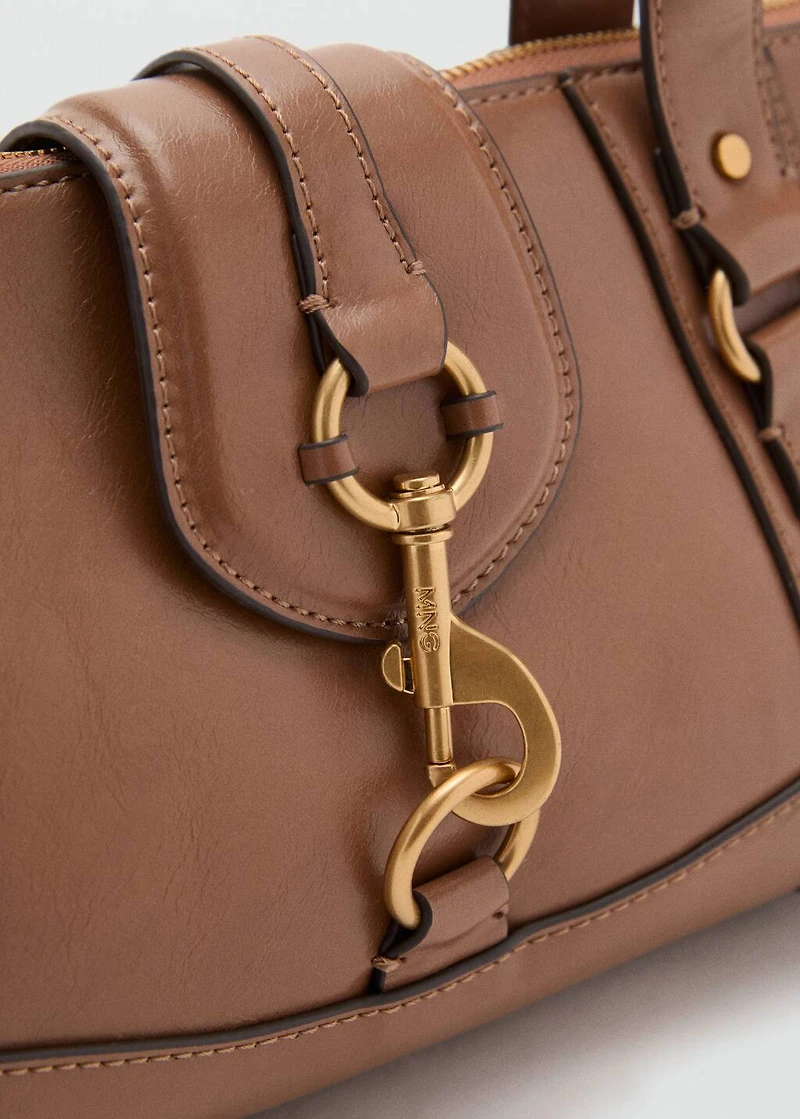 Medium shoulder bag with snap hook