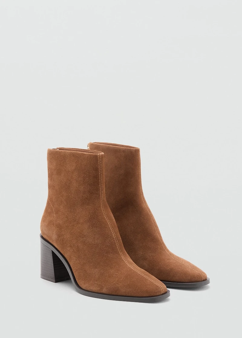 Suede leather ankle boots with block heel