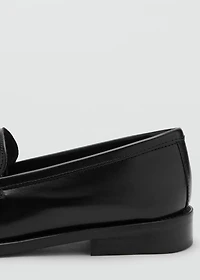 Gathered leather moccasin