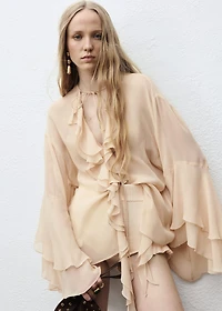 Mini-shorts with ruffle