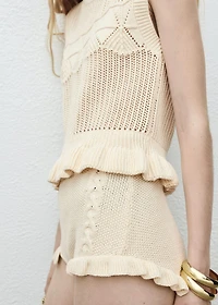 Mini-shorts with ruffle