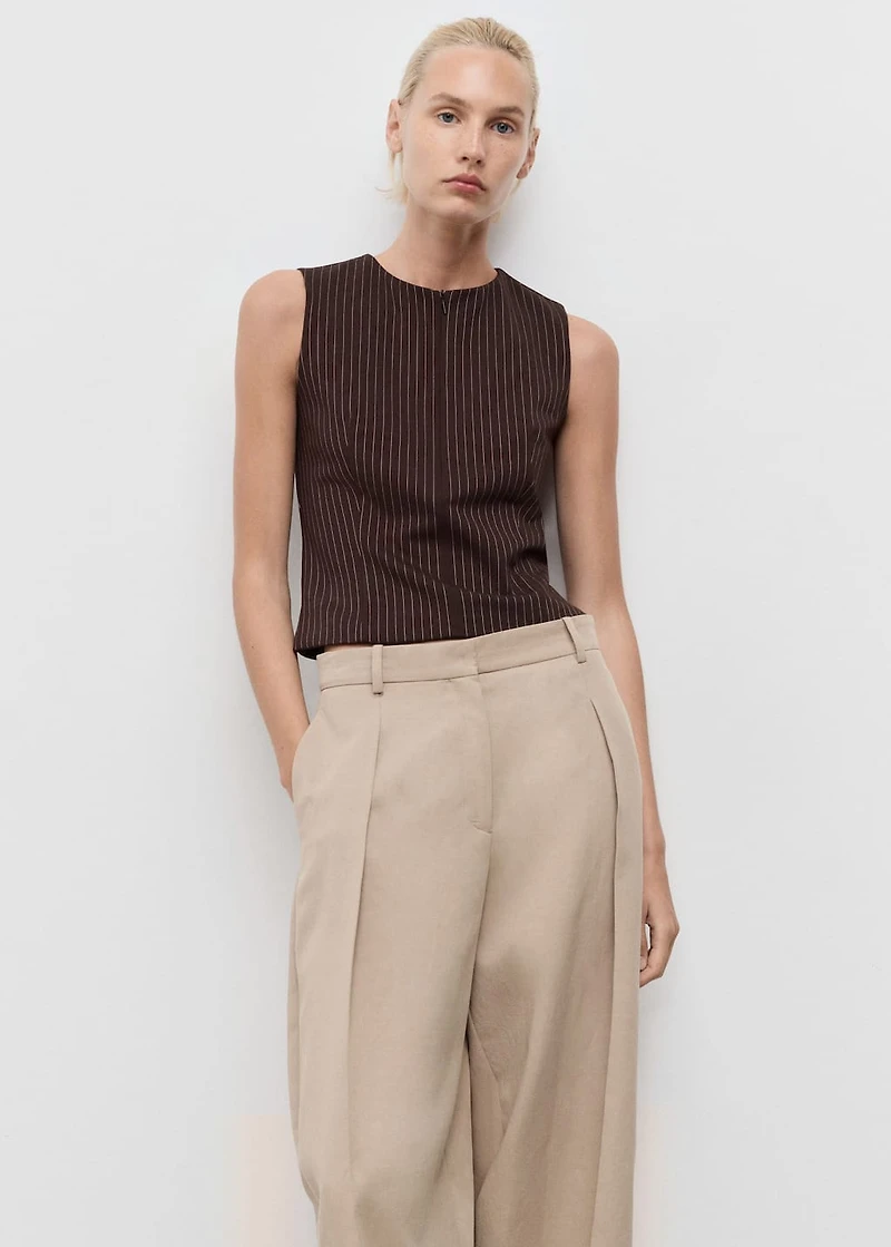Fitted zip-up top