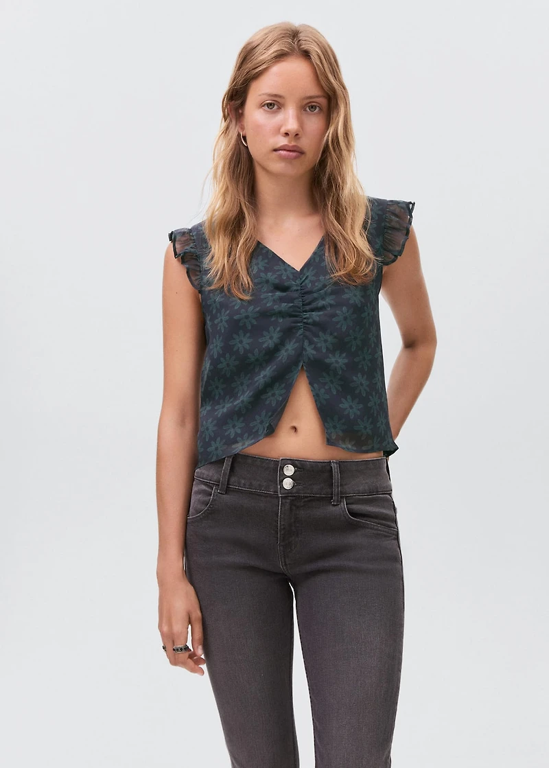 Floral blouse with ruffles