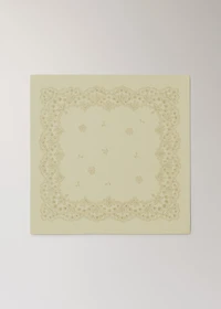 Linen napkins with floral pattern