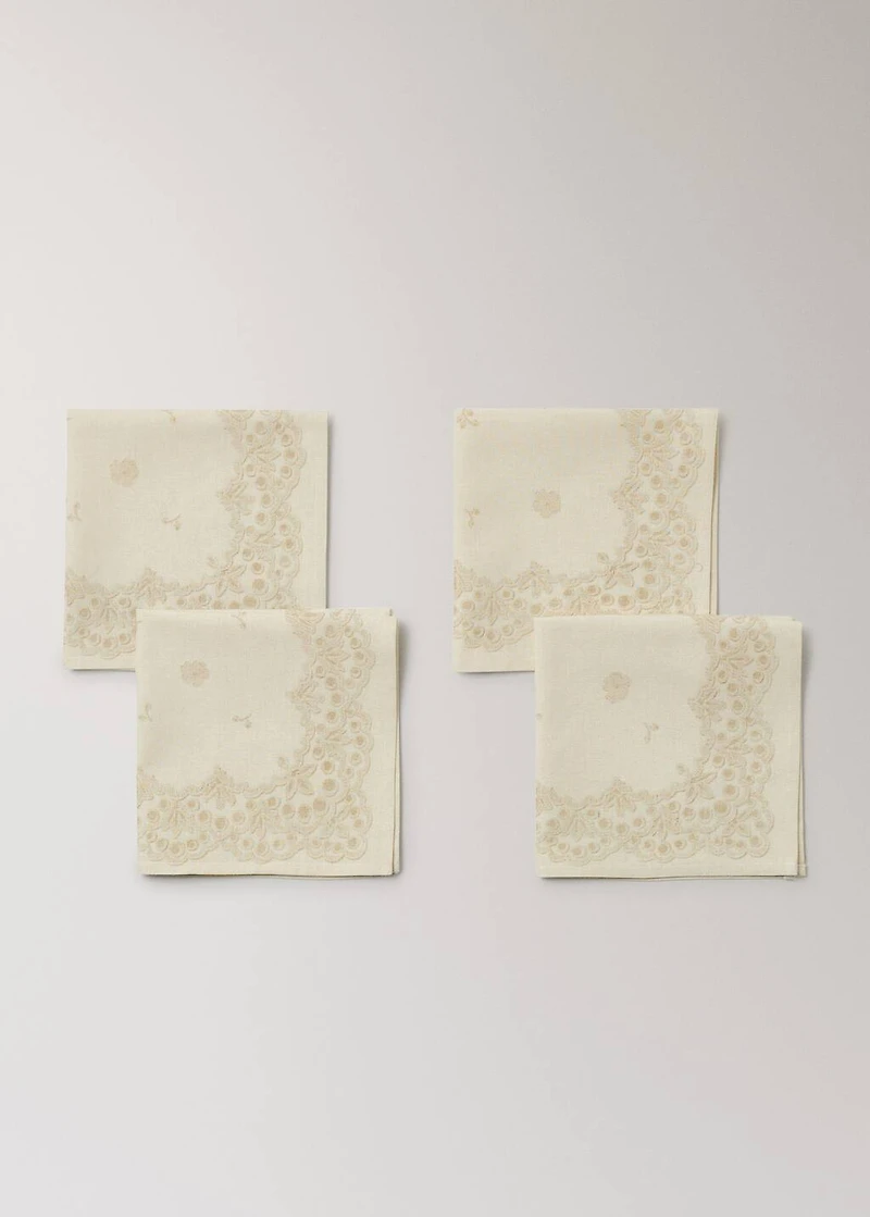 Linen napkins with floral pattern