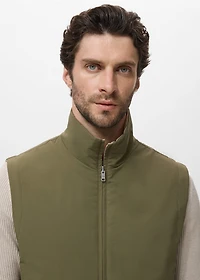 Reversible water-repellent vest