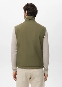 Reversible water-repellent vest