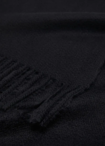 Fringed edge scarf