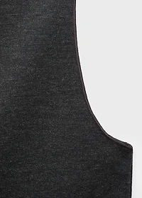 Round neck buttoned vest